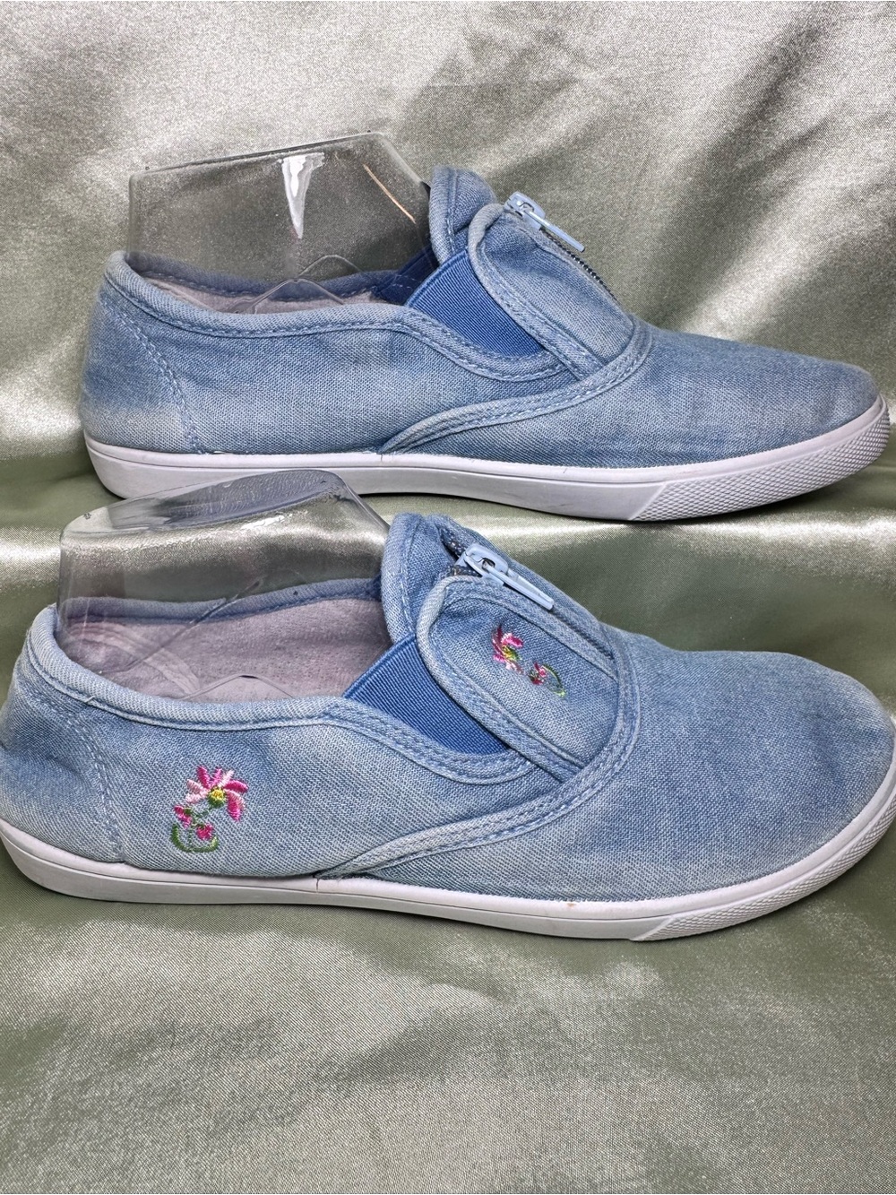 Vintage Classique Sport Denim Floral Embroidered Blue Zip Shoes Women Size 8